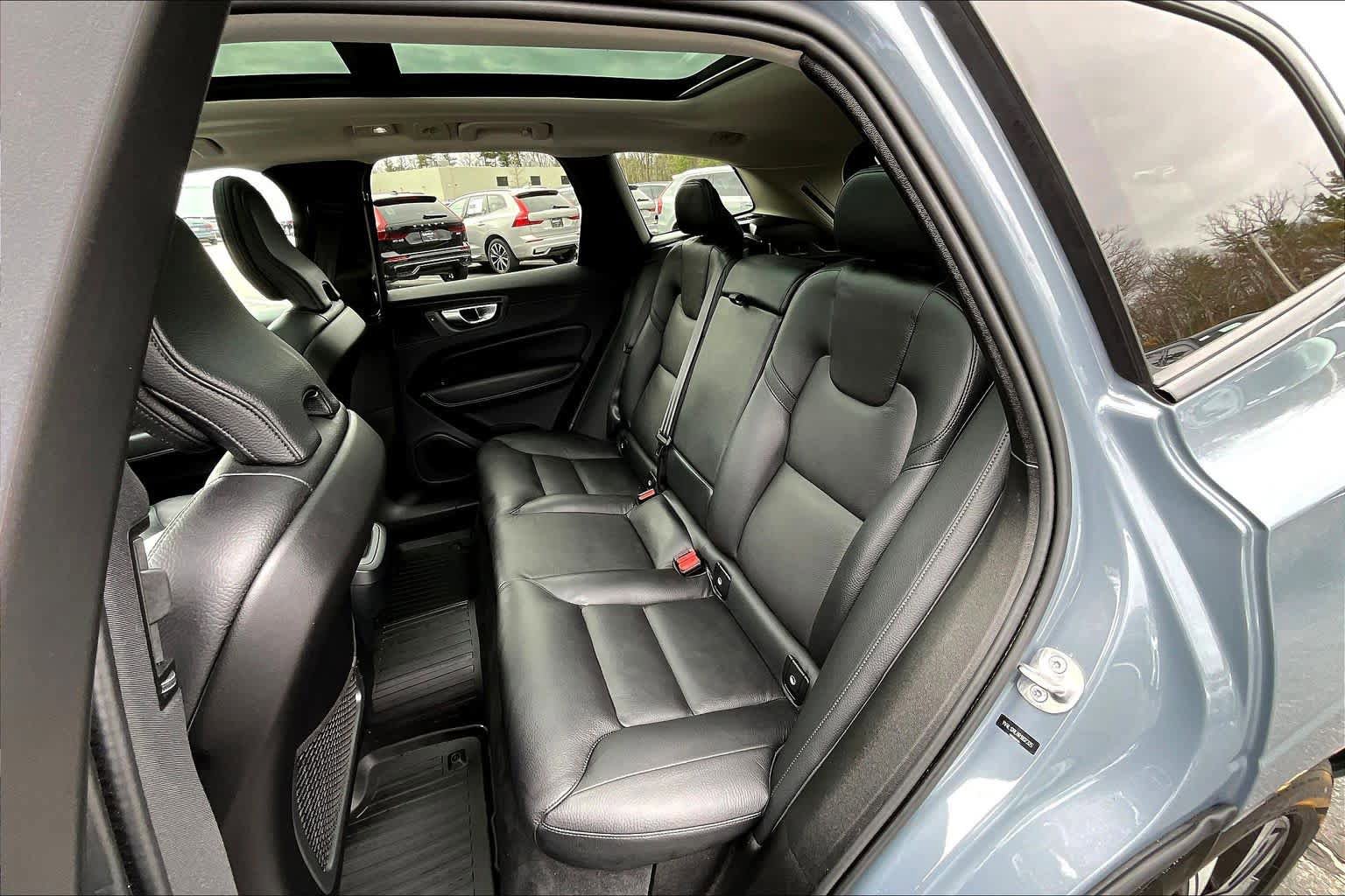 Used 2024 Volvo XC60 B5 Plus w/ Climate Package image 21