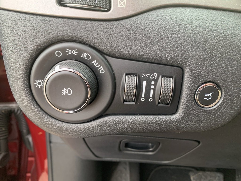 Used 2020 Jeep Cherokee Limited image 20