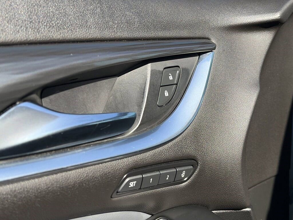 Used 2024 Buick Enclave Premium image 26