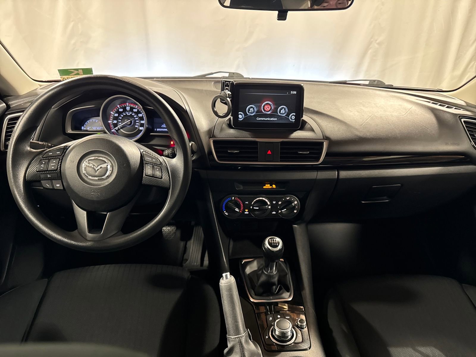 Used 2015 MAZDA MAZDA3 i Sport FWD image 3