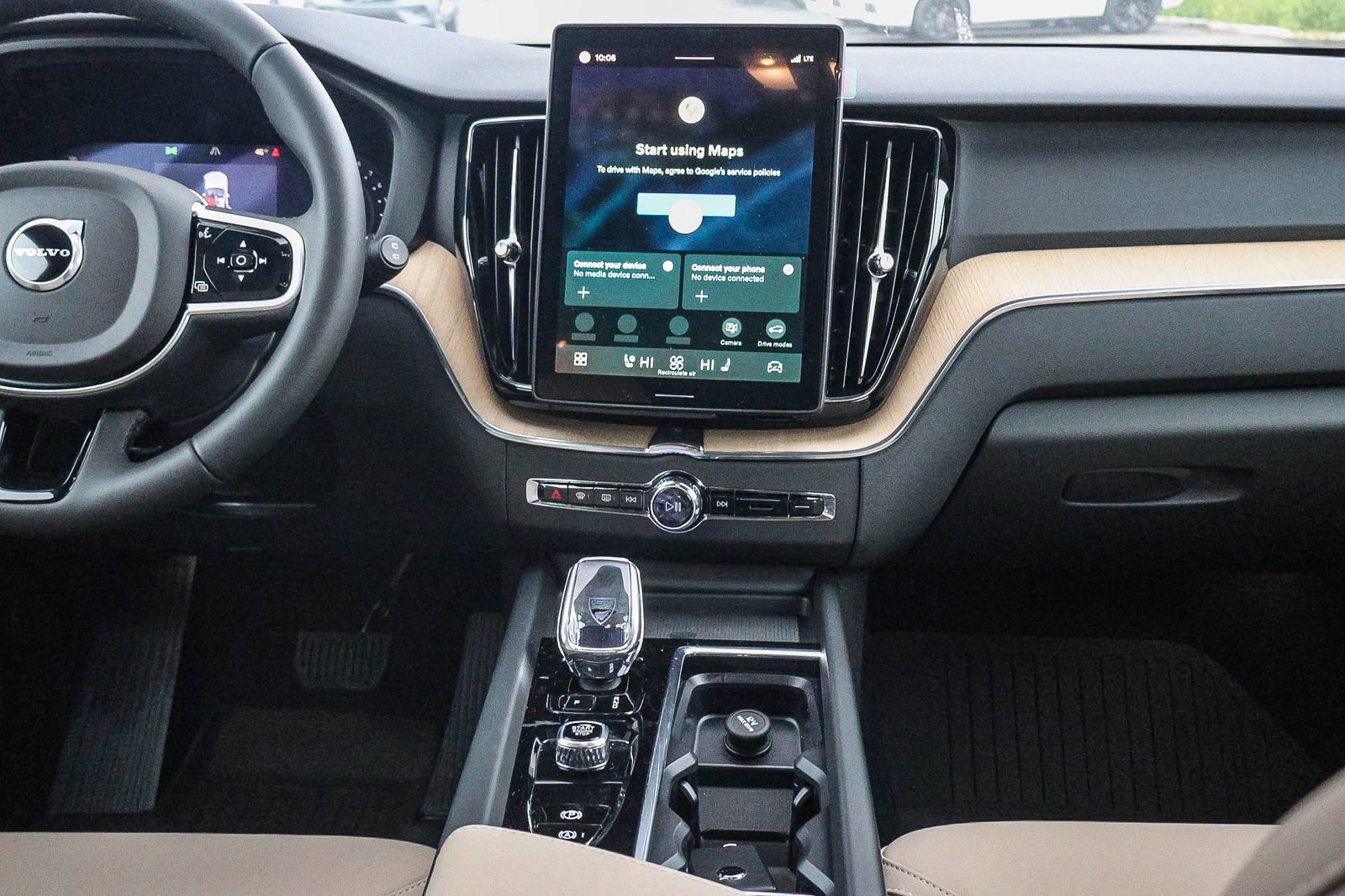 New 2026 Volvo XC60 B5 Core w/ Climate Package image 23