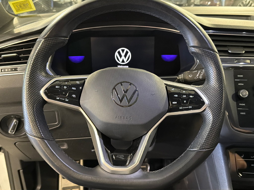 Used 2022 Volkswagen Tiguan SE R-Line AWD/4WD image 13