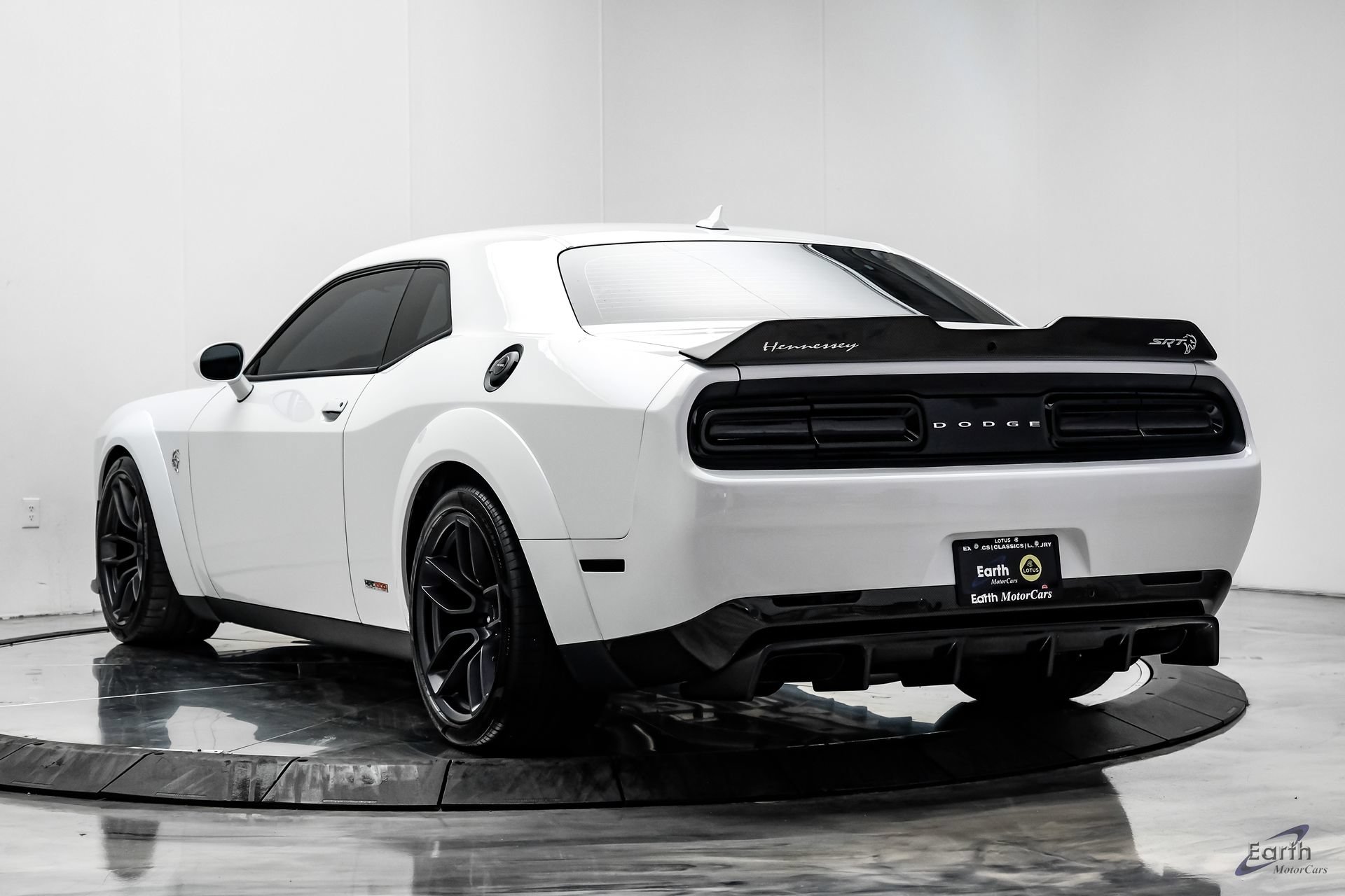 Used 2018 Dodge Challenger SRT Hellcat RWD image 12