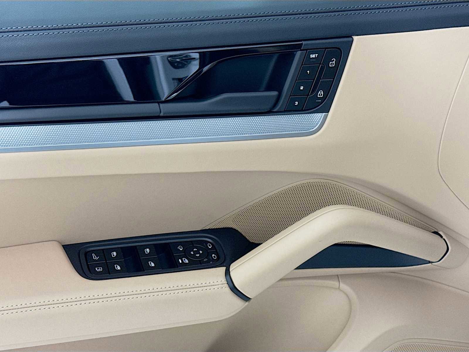 New 2026 Porsche Cayenne S image 11