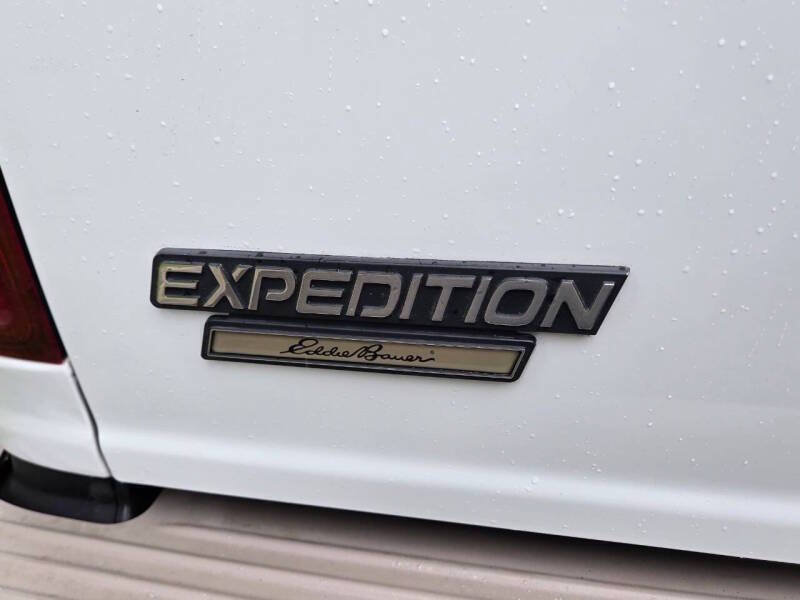 Used 1997 Ford Expedition XLT AWD/4WD image 3