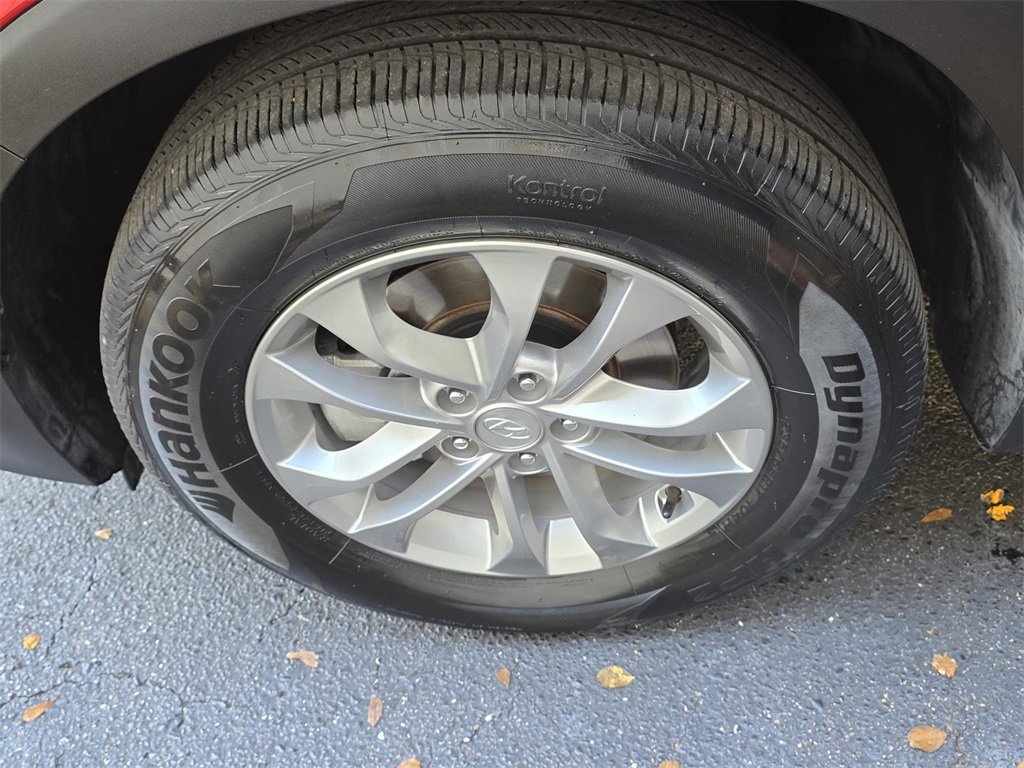 Used 2019 Hyundai Santa Fe SE image 33