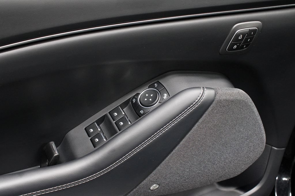Used 2025 Ford Mustang Mach-E Premium AWD/4WD image 21