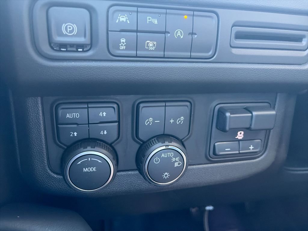 Certified 2023 Chevrolet Tahoe RST w/ Sport Performance Package AWD/4WD image 25