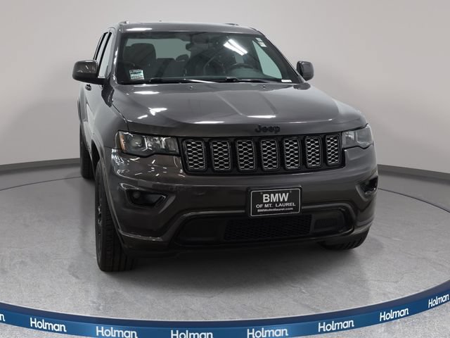 Used 2018 Jeep Grand Cherokee Altitude AWD/4WD image 3