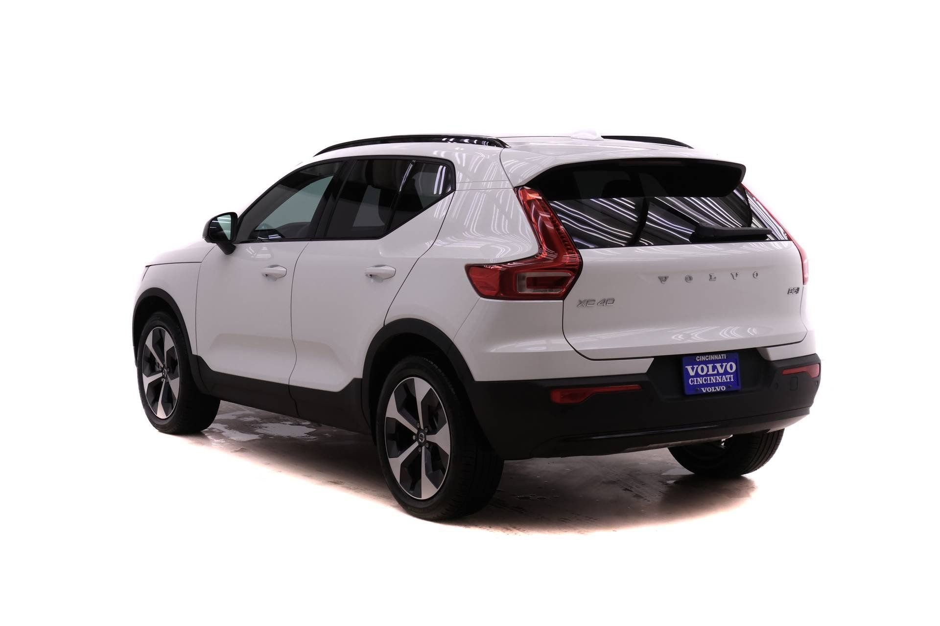 New 2026 Volvo XC40 B5 Core w/ Protection Package Premier AWD/4WD image 5