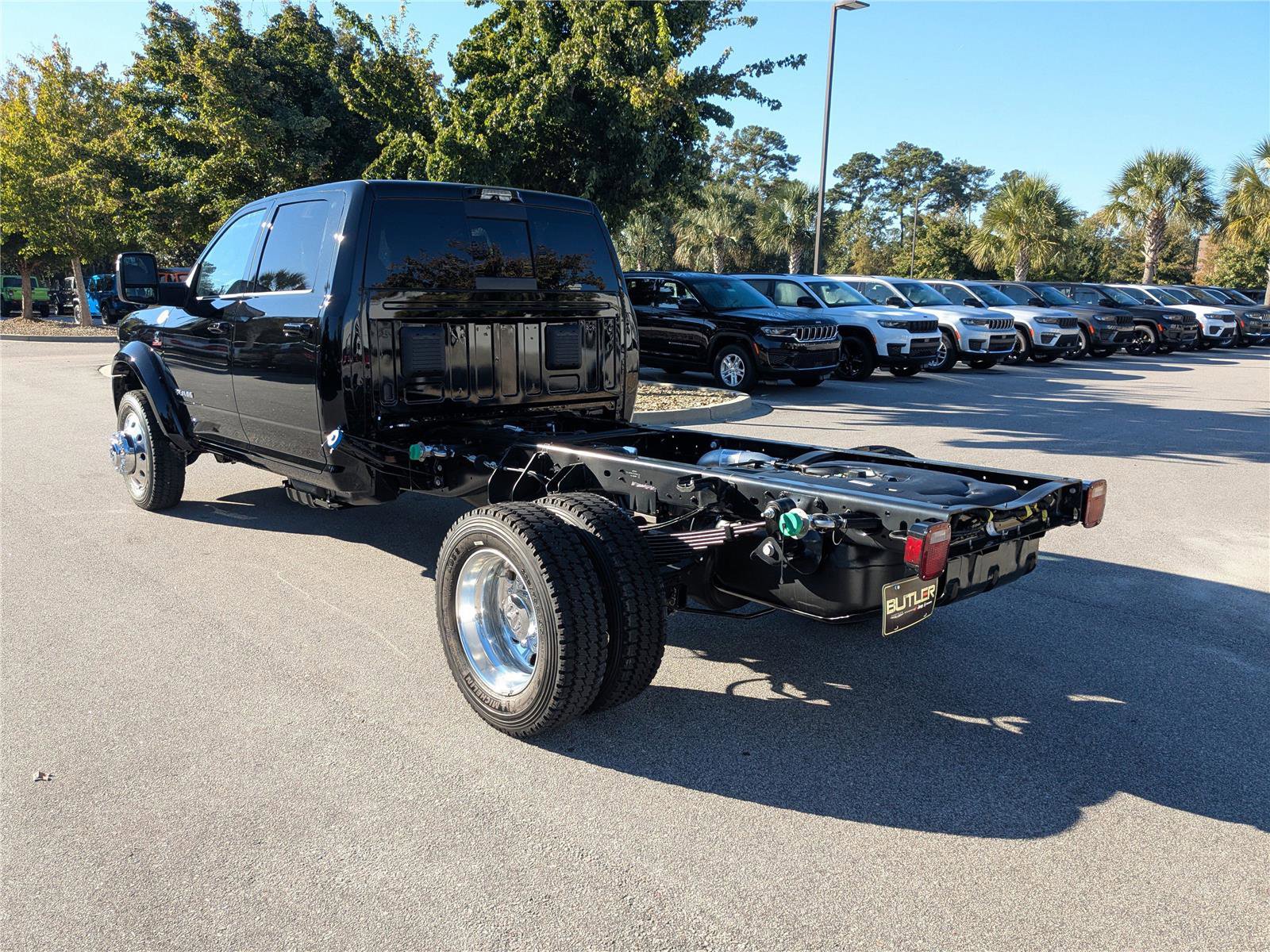 New 2026 RAM 4500 4x4 Crew Cab DRW image 4