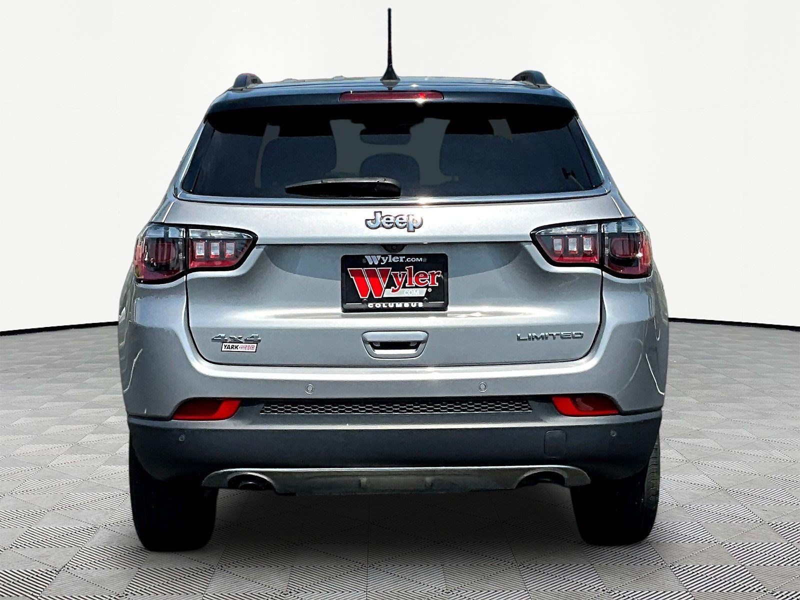 Used 2023 Jeep Compass Limited AWD/4WD image 5