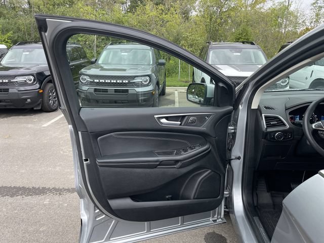 Certified 2024 Ford Edge Titanium w/ Equipment Group 301A AWD/4WD image 30