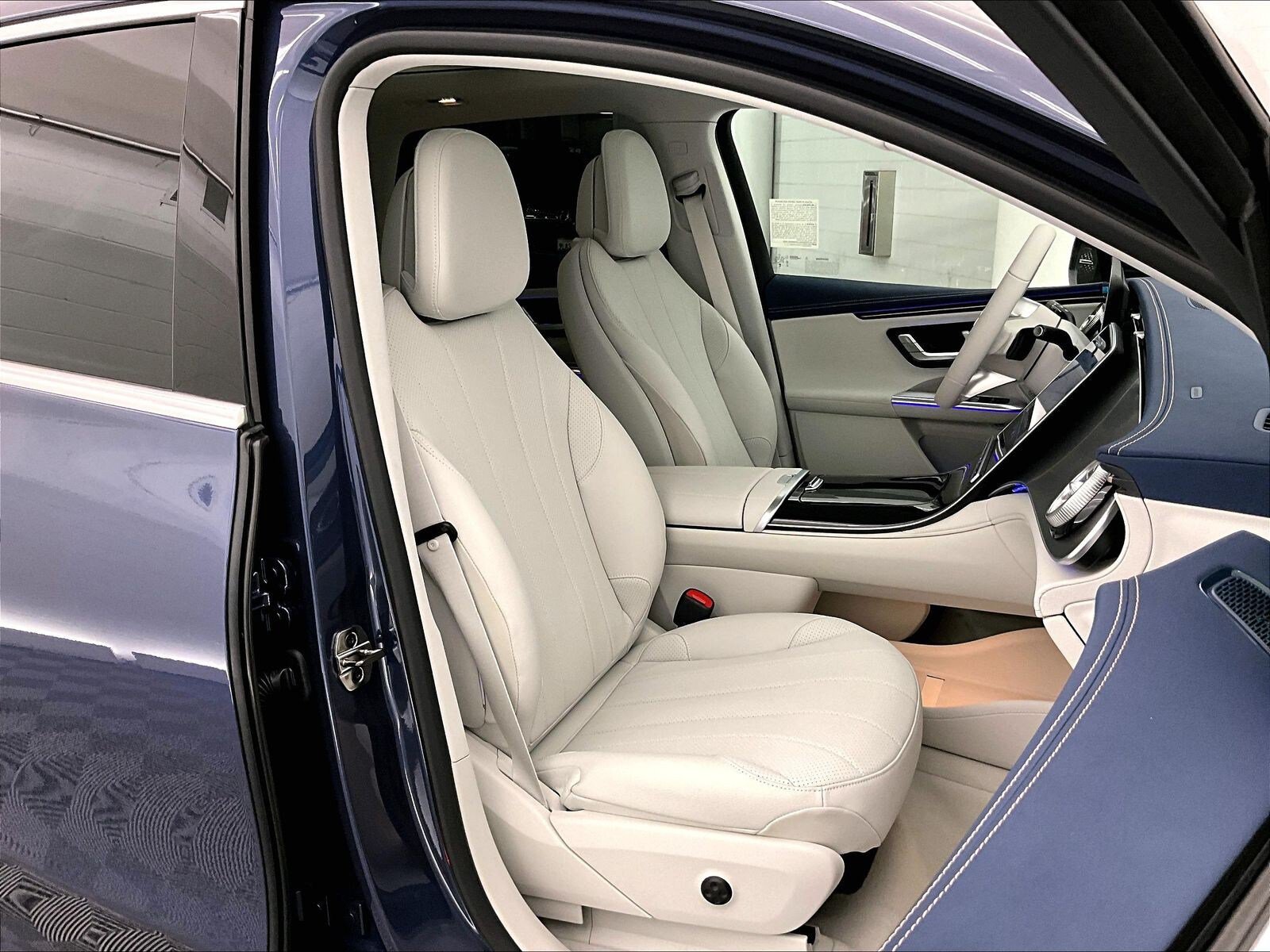 New 2027 Mercedes-Benz EQE 320+ SUV image 5