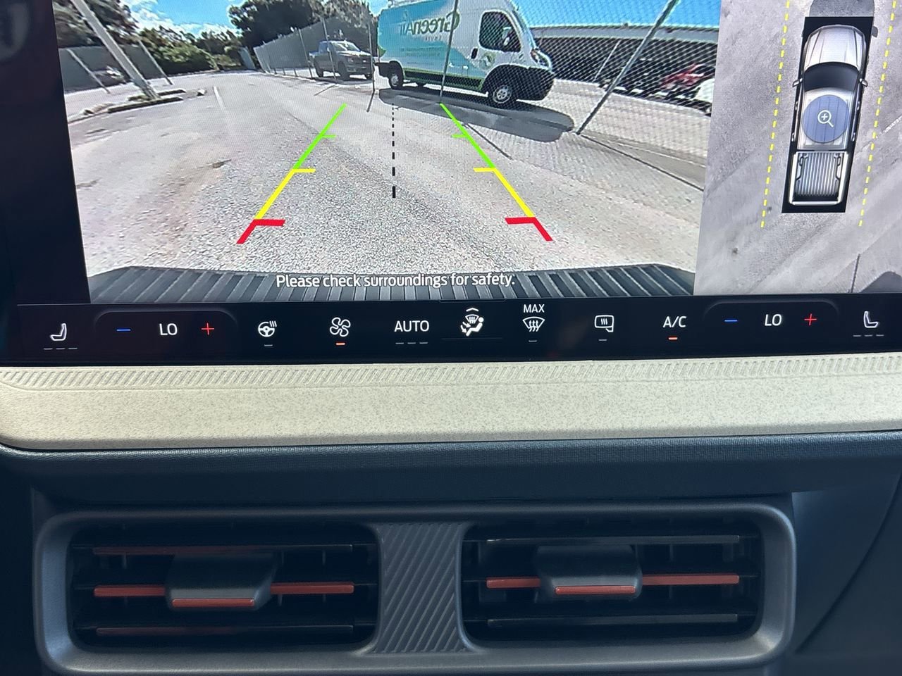 New 2025 Ford Maverick Lariat w/ 4K Tow Package image 25