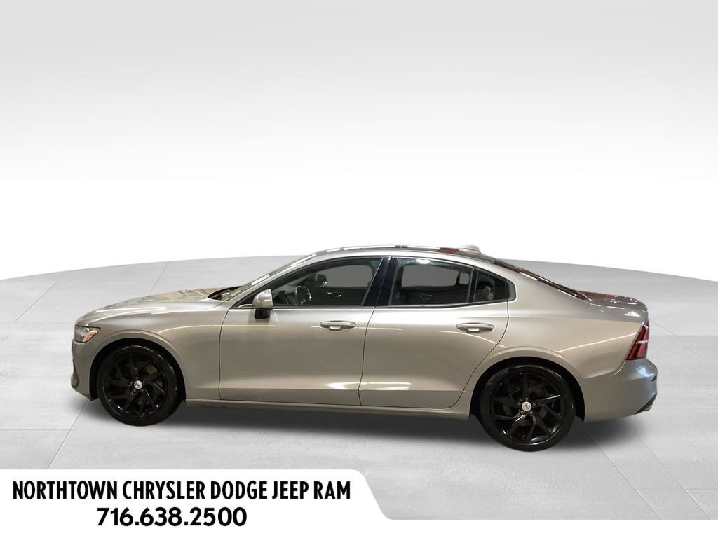 Used 2020 Volvo S60 T6 Momentum AWD/4WD image 2