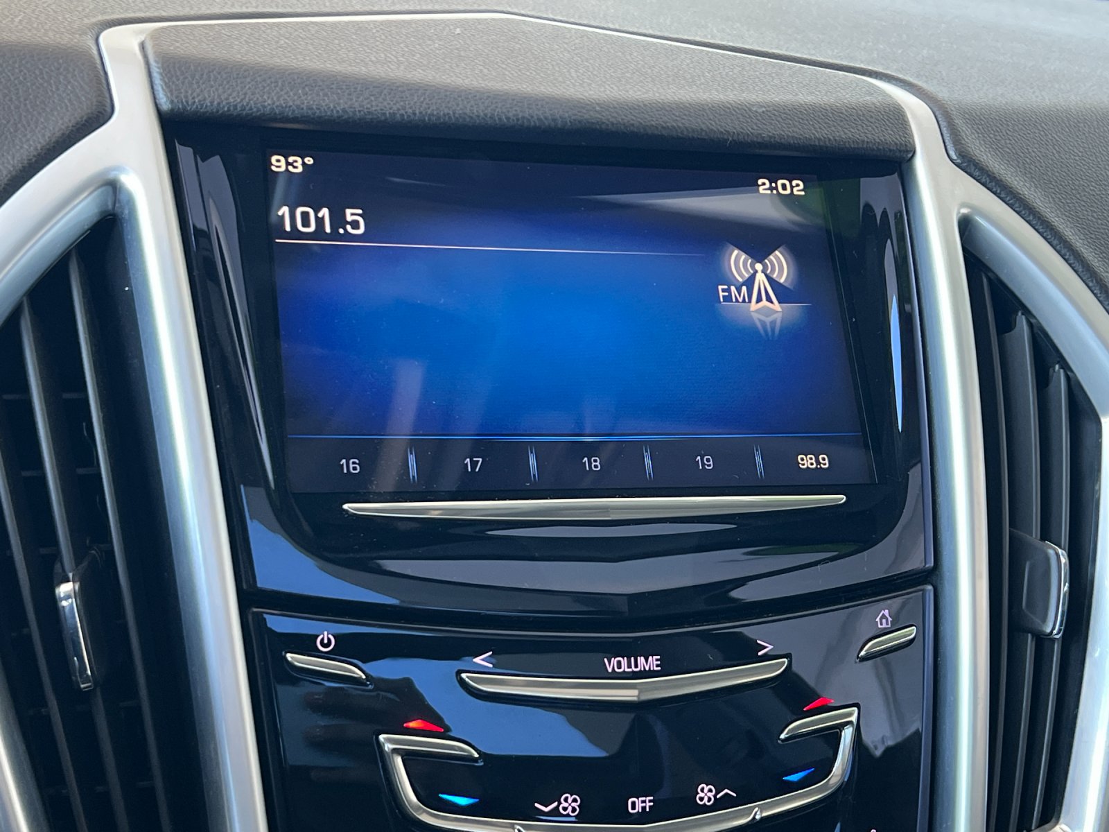Used 2015 Cadillac SRX Luxury FWD image 17