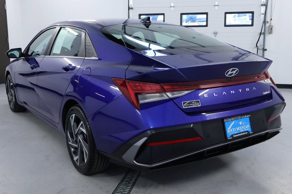 Used 2024 Hyundai Elantra Limited image 5