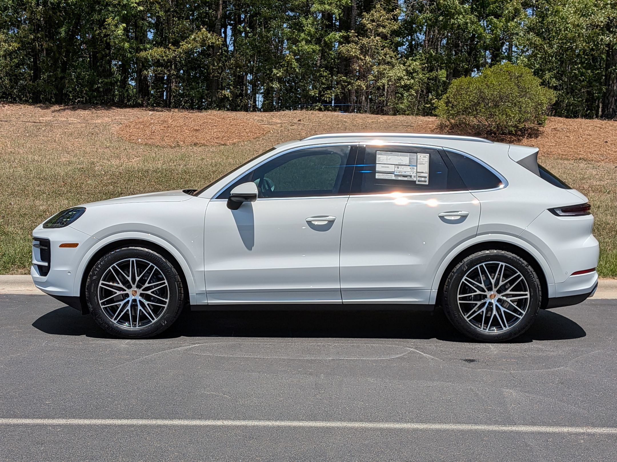 New 2026 Porsche Cayenne AWD/4WD image 2