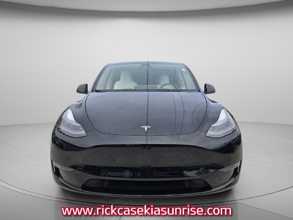 Used 2022 Tesla Model Y Long Range AWD/4WD image 5
