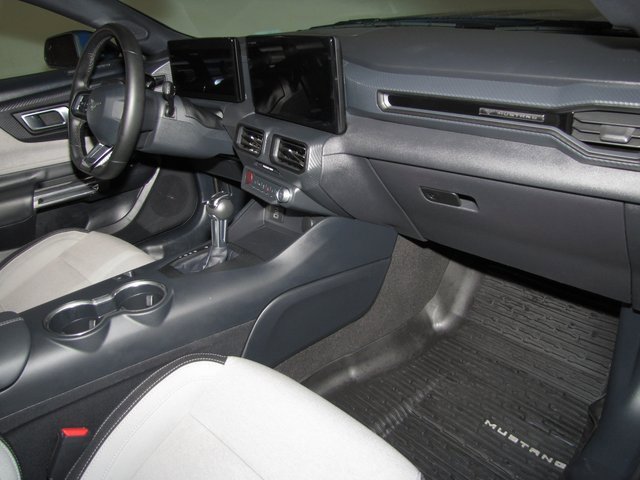Used 2024 Ford Mustang Coupe image 18