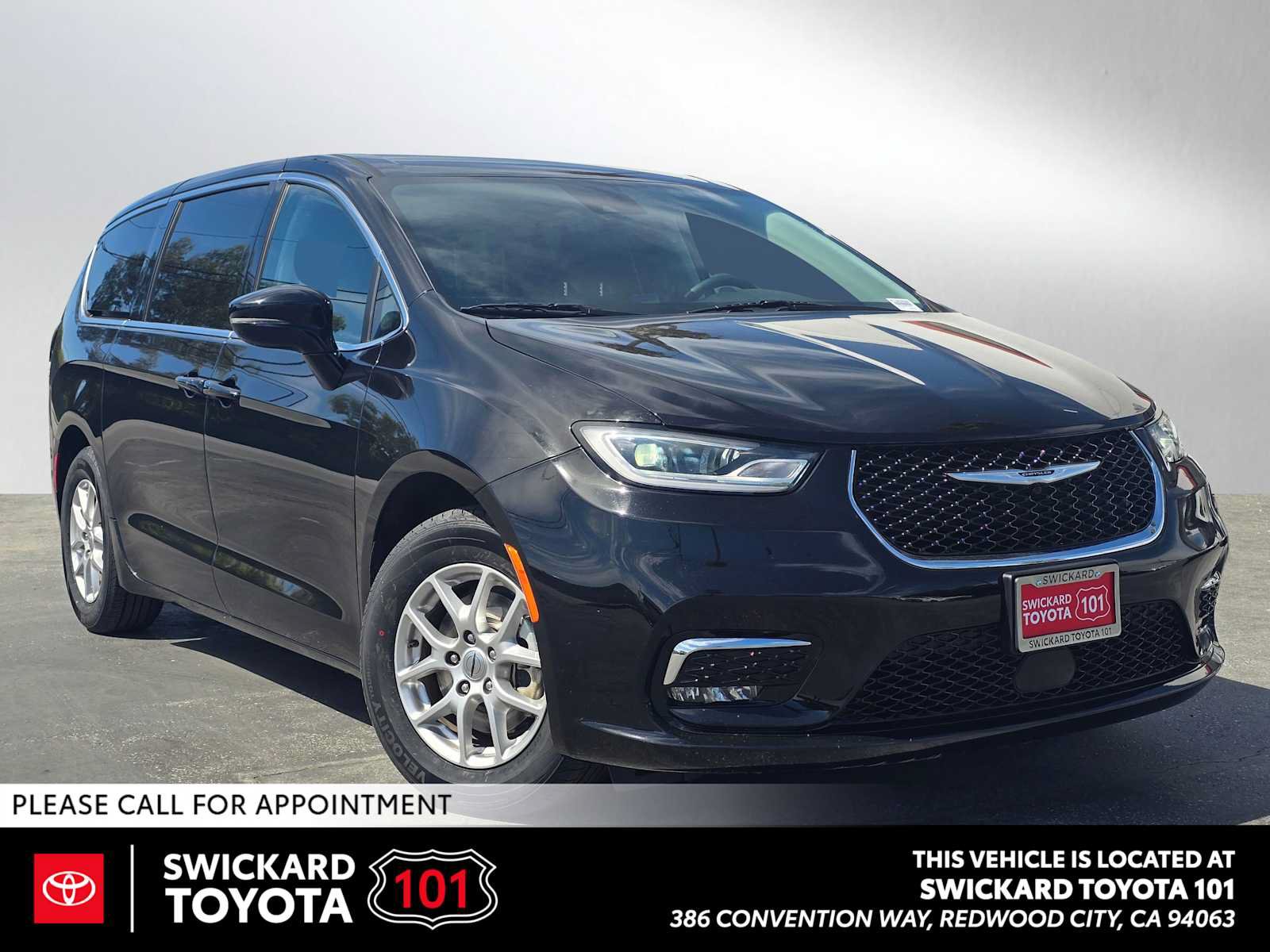 Used 2024 Chrysler Pacifica Touring-L