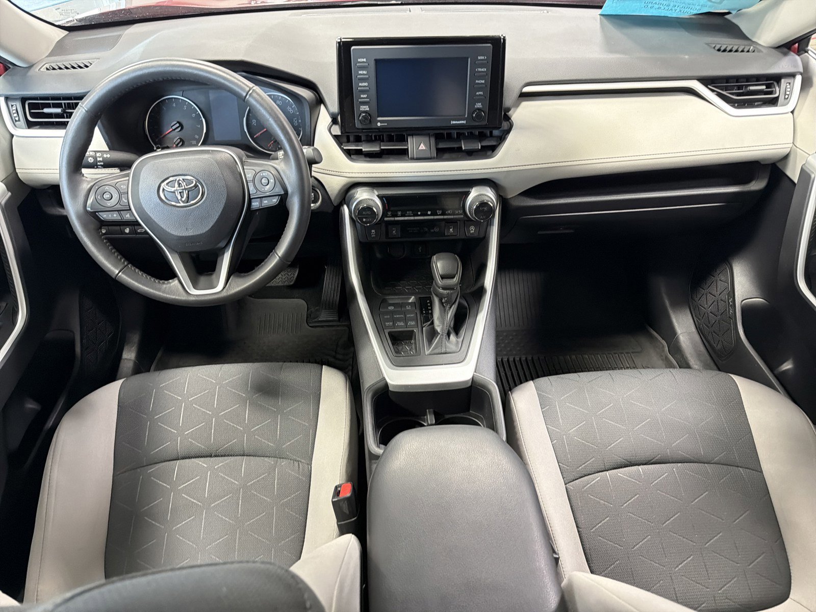 Used 2022 Toyota RAV4 XLE w/ Convenience Package AWD/4WD image 10