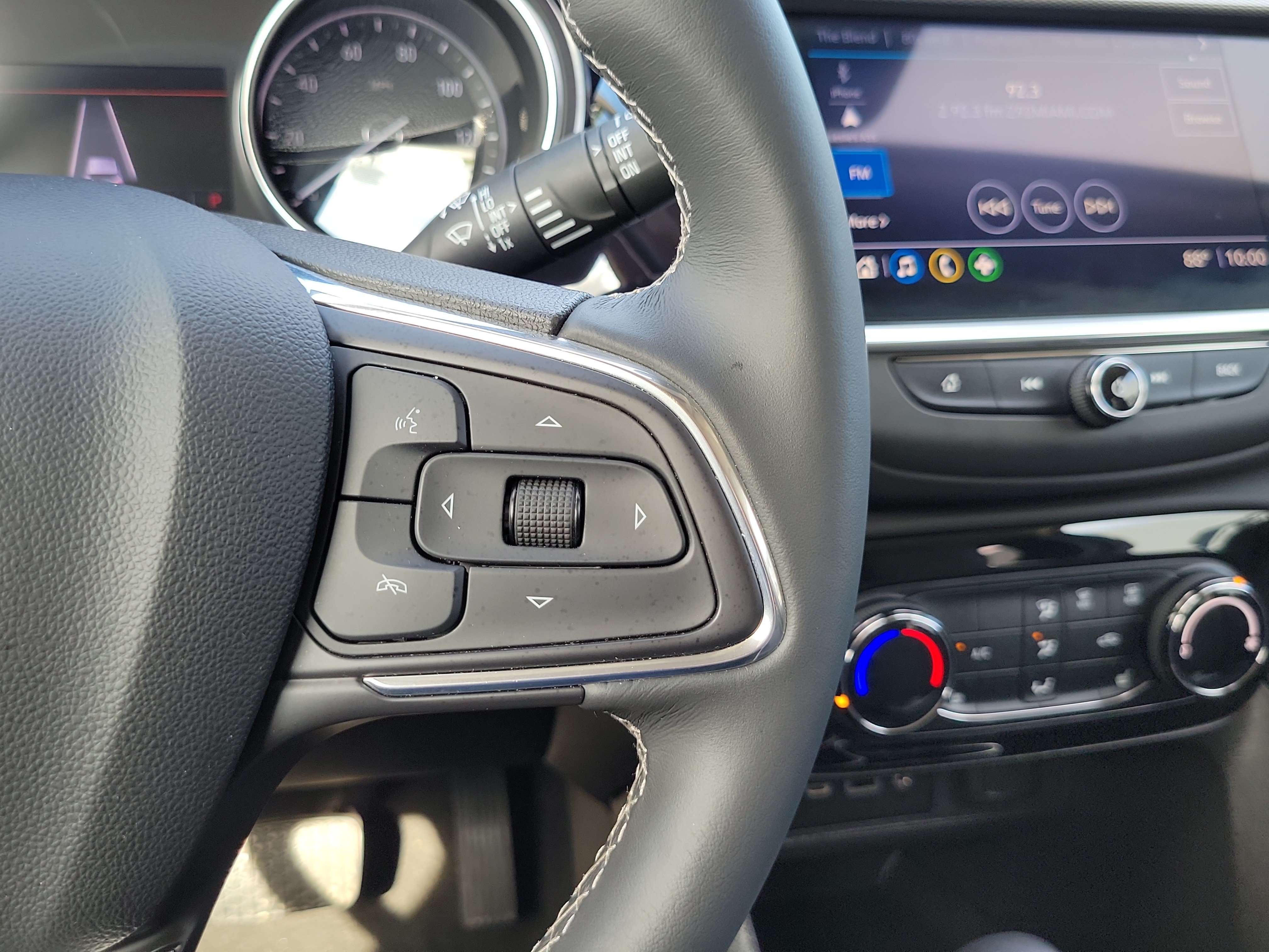 Used 2023 Buick Encore GX Preferred w/ Cold Weather Comfort Package FWD image 20