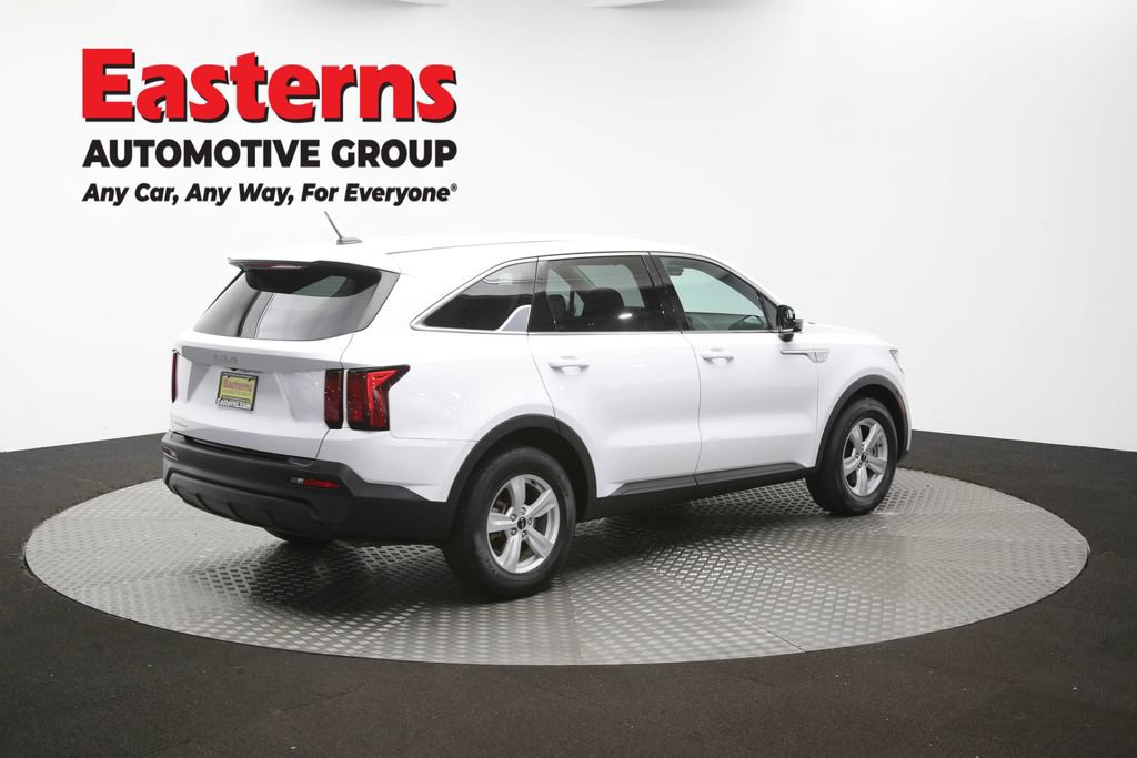 Used 2023 Kia Sorento LX FWD image 40