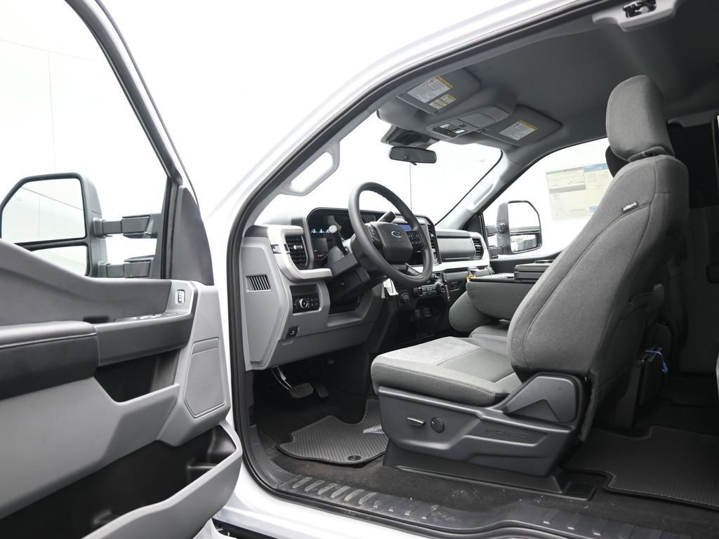 New 2026 Ford F350 XLT image 8
