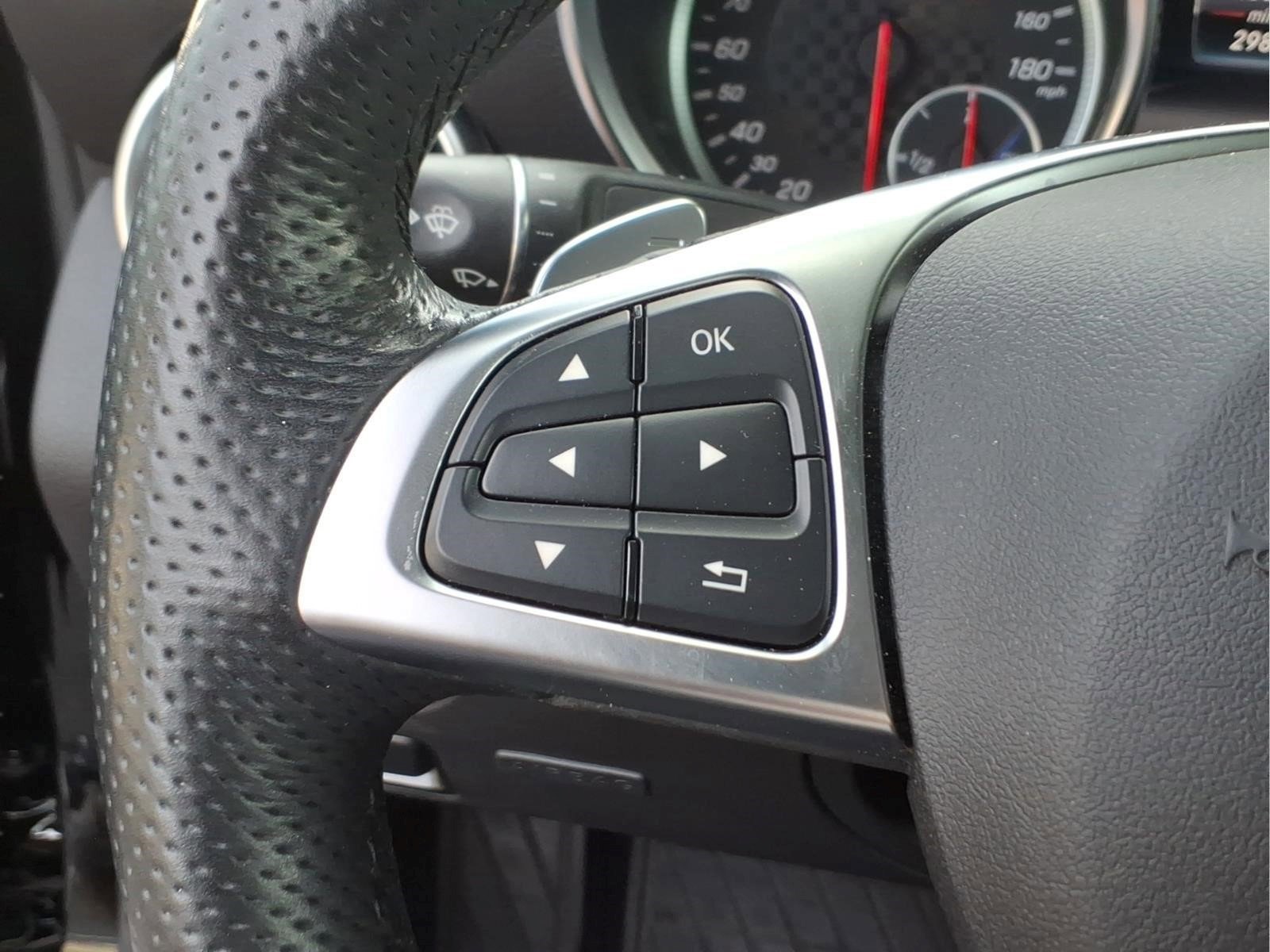 Used 2020 Mercedes-Benz SLC 43 AMG image 13