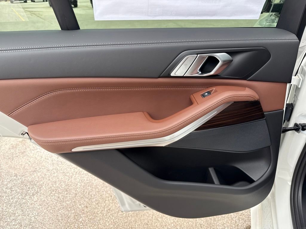 New 2026 BMW X5 xDrive50e image 21