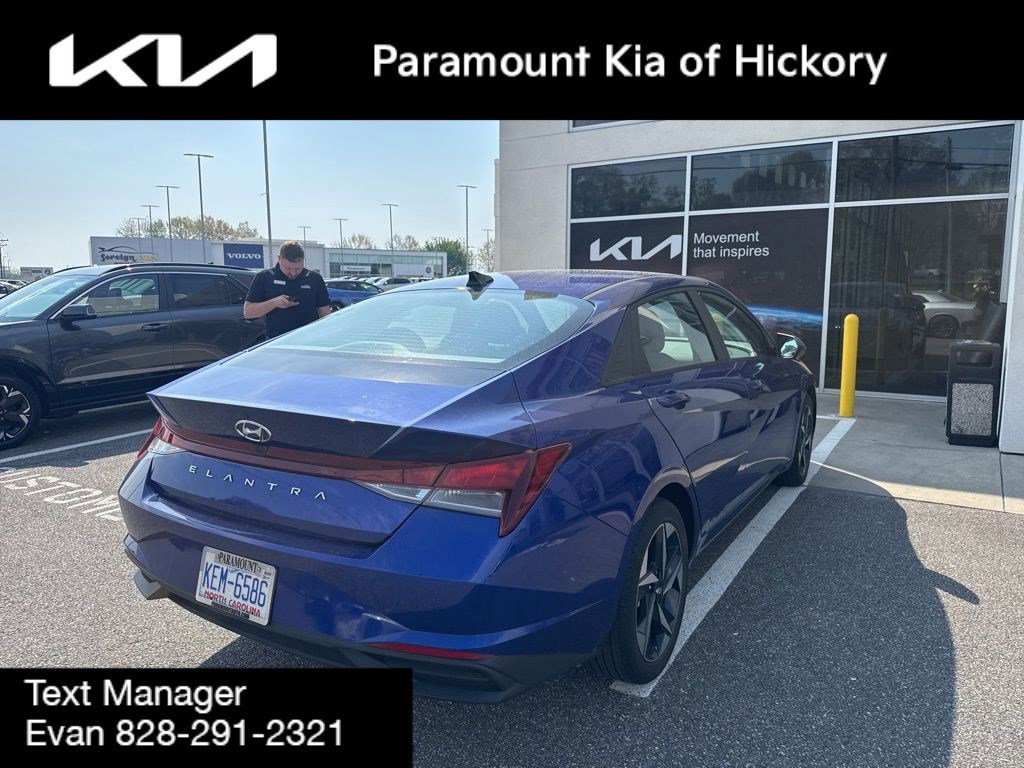 Used 2023 Hyundai Elantra SEL w/ Convenience Package image 4