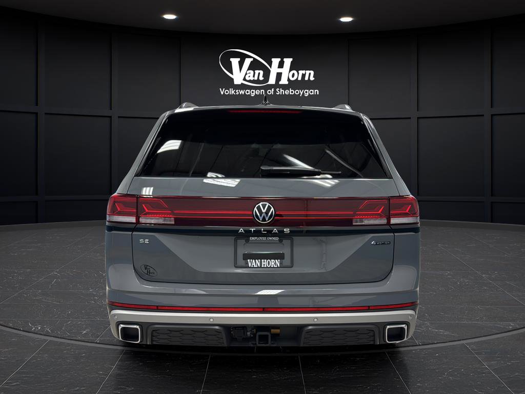 Used 2025 Volkswagen Atlas Peak Edition SE image 6