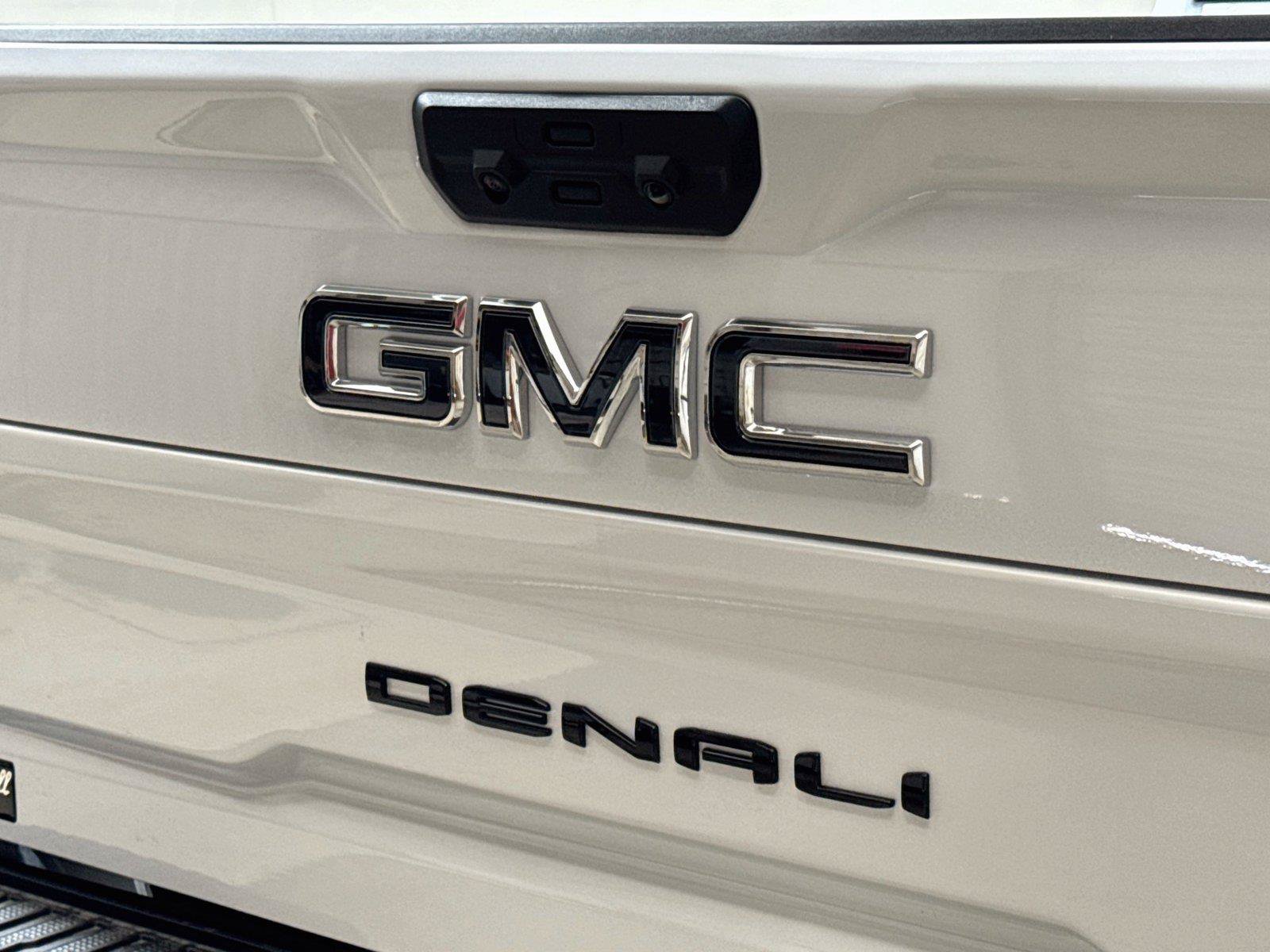 New 2026 GMC Sierra 2500 Denali Ultimate w/ LPO, Black Badging Package AWD/4WD image 18
