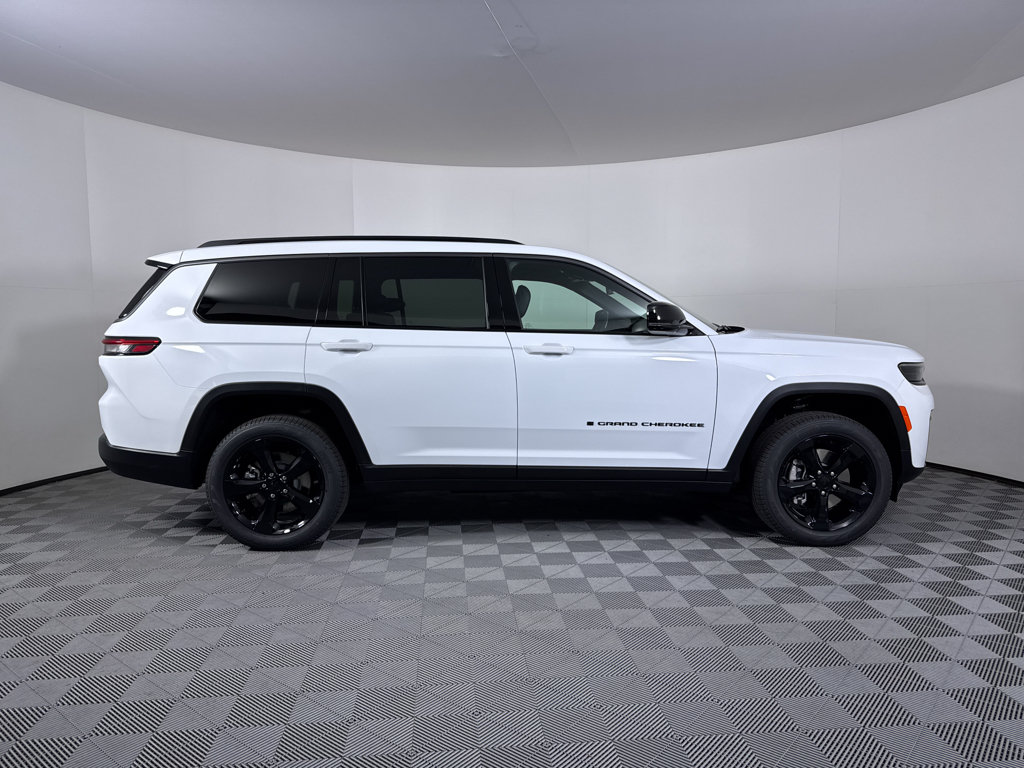 New 2026 Jeep Grand Cherokee L Limited w/ Limited Altitude Package AWD/4WD image 16
