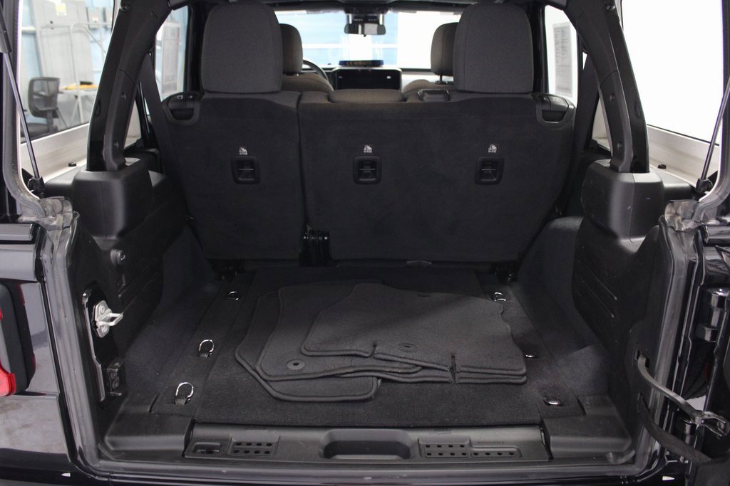 Used 2024 Jeep Wrangler Sahara image 16