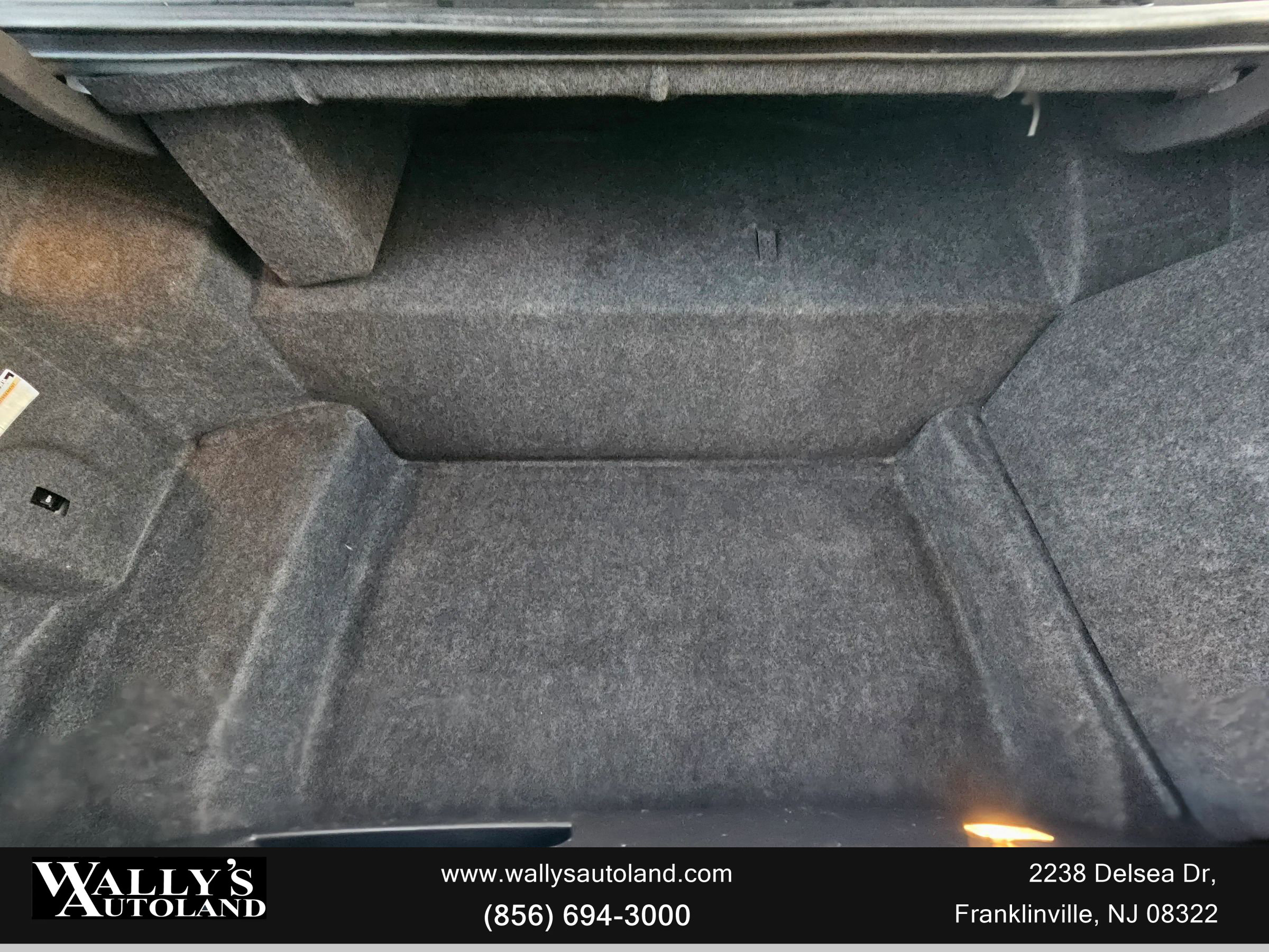 Used 2009 Lincoln Town Car Signature Limited image 26