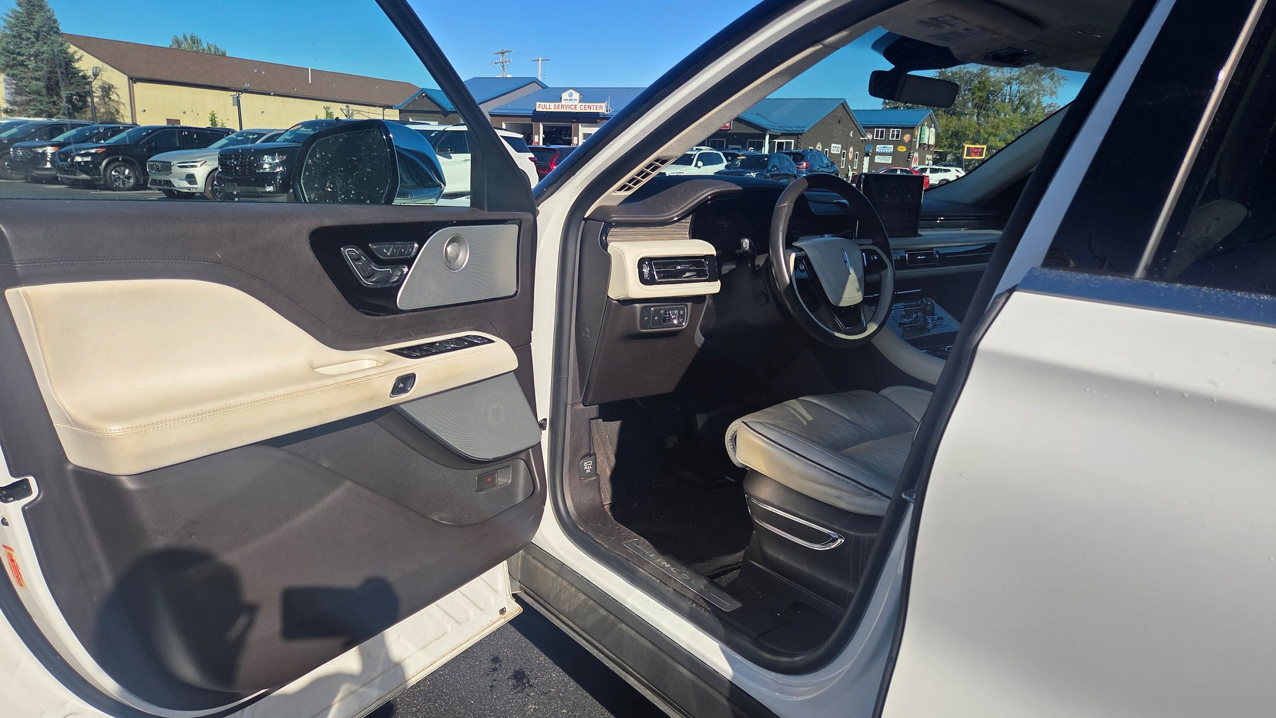 Used 2020 Lincoln Aviator Black Label w/ Dynamic Handling Package AWD/4WD image 4