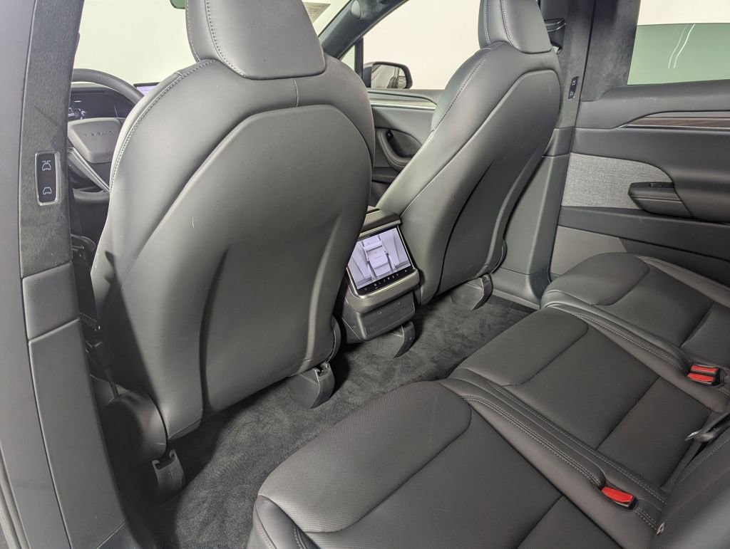 Used 2024 Tesla Model X image 27