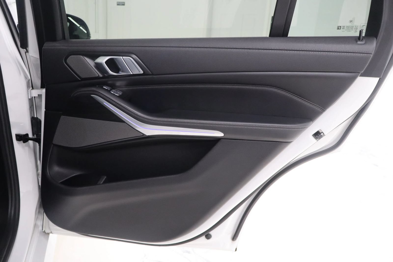 Used 2020 BMW X7 M50i AWD/4WD image 25