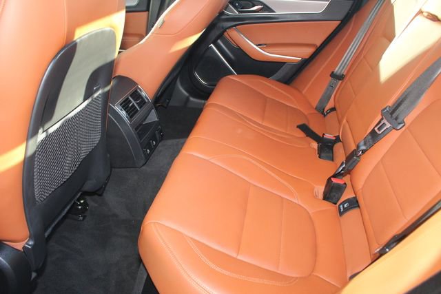 Used 2022 Jaguar XF R-Dynamic SE image 5