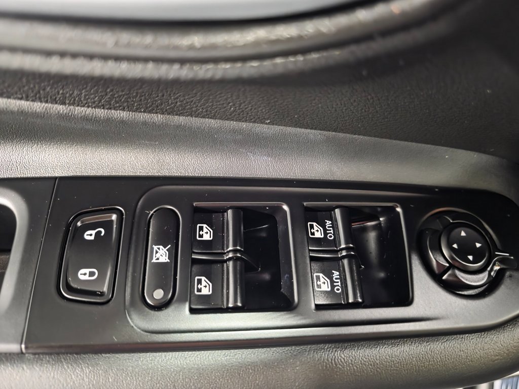 Used 2021 Jeep Renegade Limited w/ Sun & Sound Group image 18