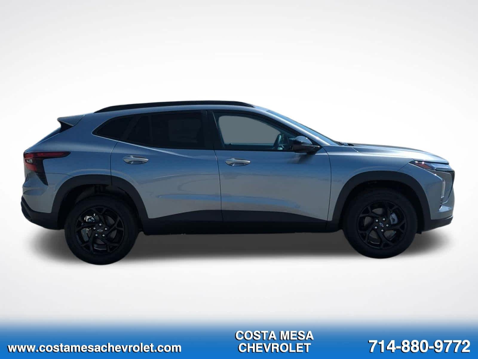 New 2026 Chevrolet Trax LT w/ Midnight Edition FWD image 4