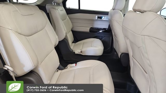 Certified 2024 Ford Explorer Platinum w/ Technology Package image 29