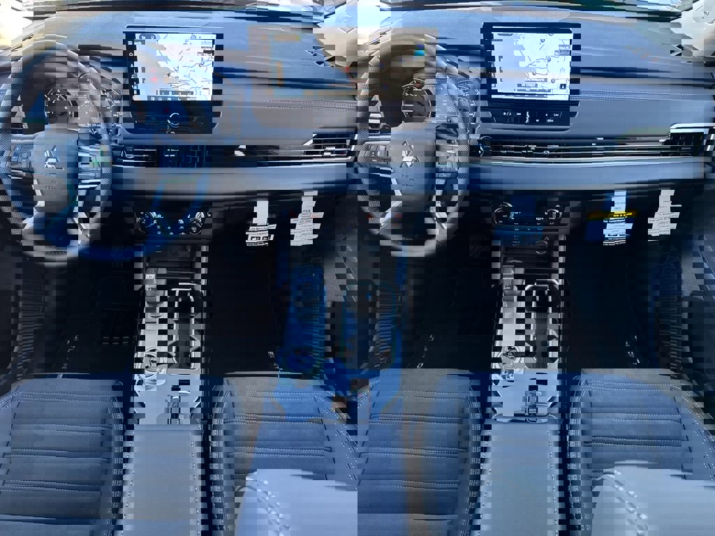 New 2025 Mitsubishi Outlander SE image 20