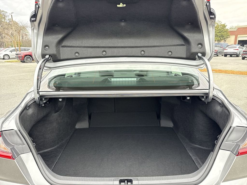 Used 2025 Toyota Camry SE image 29