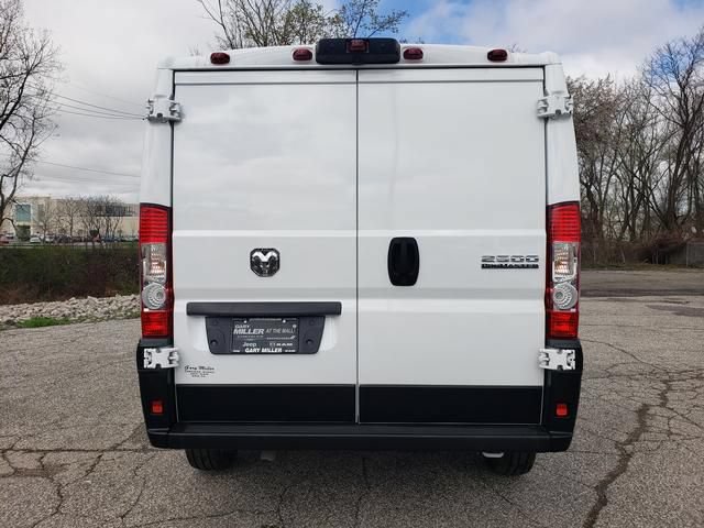 Used 2025 RAM ProMaster 2500 w/ Convenience Group FWD image 4