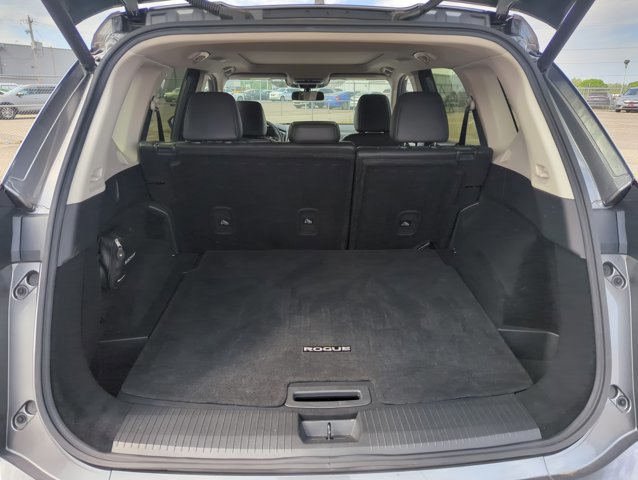 Used 2025 Nissan Rogue SV w/ SV Premium Package image 7