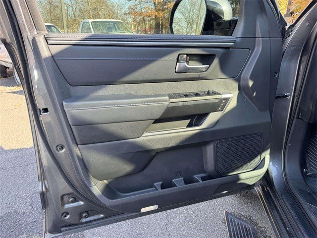 Used 2024 Toyota Tundra Platinum image 9